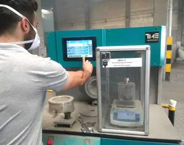 Vacuum density test device